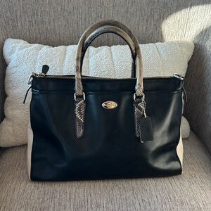 COACH F35887 Swagger 27 Pebbled Black Leather Satchel Snakeskin Embossed Luxury